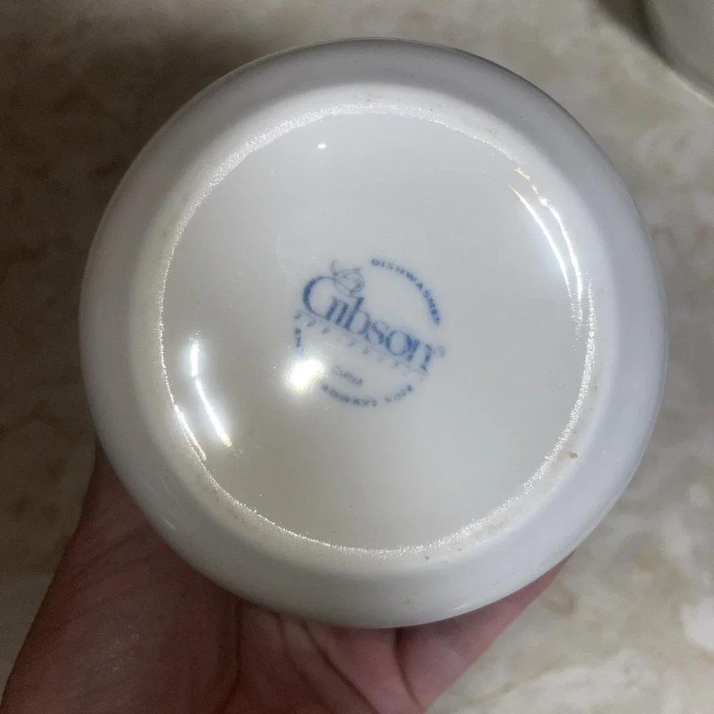 Gibson Design Flourish Two Piece White Ceramic Sugar Bowl W Lid‎ Fruit Motif